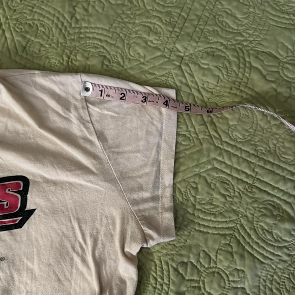 Rolling Stones cream colored t shirt with signature red tongue - Picture 8 of 9